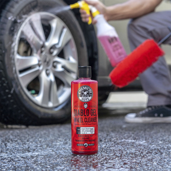 Концентрированный гель для чистки дисков и шин Chemical Guys Diablo Wheel Cleaner, 3785 мл (CLD997)