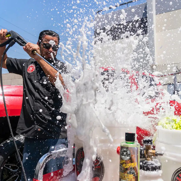 Автошампунь для грузовиков и внедорожников Chemical Guys Tough Mudder Truck Wash, 3785 мл (CWS202)