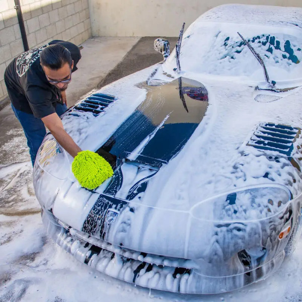 Автошампунь для темных оттенков авто Chemical Guys Black Light Car Wash Soap, 473 мл (CWS619_16)