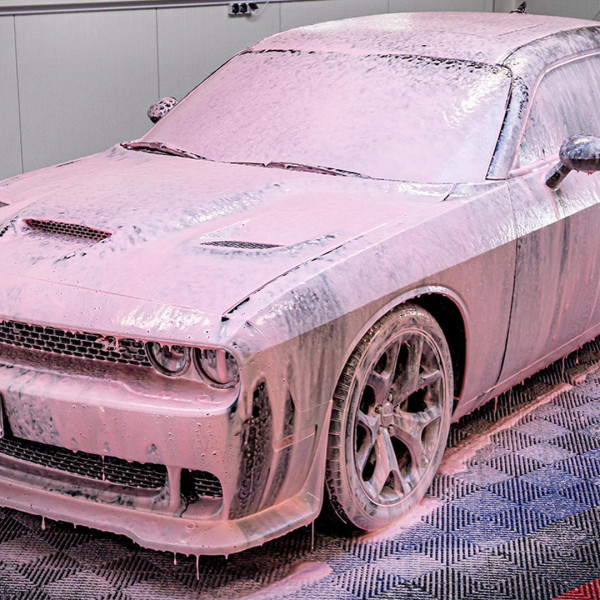 Розовая пена для бесконтактной мойки авто Shiny Garage Pink Snow Foam, 1000 мл