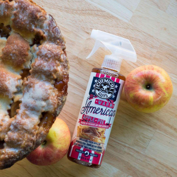 Ароматизатор и нейтрализатор запахов с ароматом яблочного пирога Chemical Guys Warm American Apple Pie Air Freshener, 118 мл (AIR227_04)