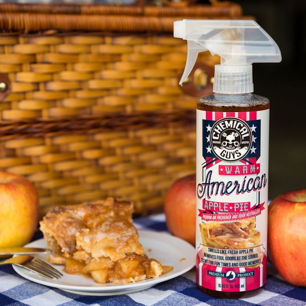 Ароматизатор и нейтрализатор запахов с ароматом яблочного пирога Chemical Guys Warm American Apple Pie Air Freshener, 118 мл (AIR227_04)