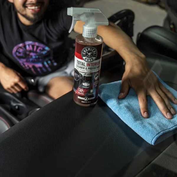 Средство для очистки и защиты салона авто Chemical Guys Total Interior Cleaner & Protectant, 473 мл (SPI225_16)