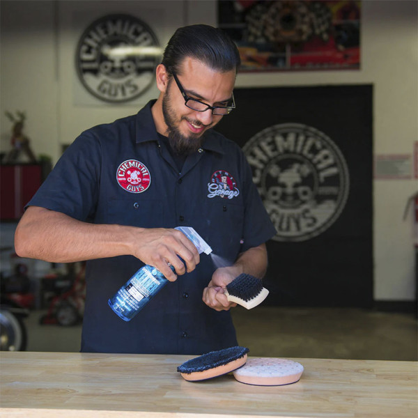 Очиститель полировальных кругов Chemical Guys Polishing Pad Cleaner (BUF333_16)