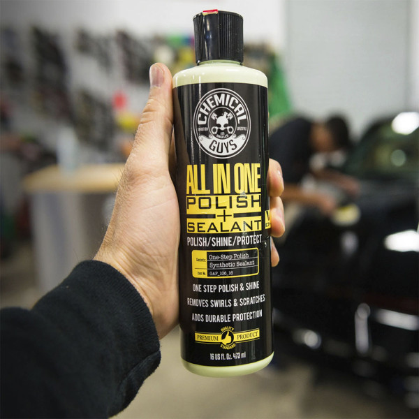 Одноступенчатая полироль - Chemical Guys V4 All-in-One Polish & Sealant, 473 мл