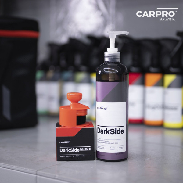 Аппликатор для чернения резины и пластика CARPRO DarkSide Tyre Brush