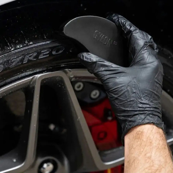 Щетка для шин Gyeon Q²M TireBrush