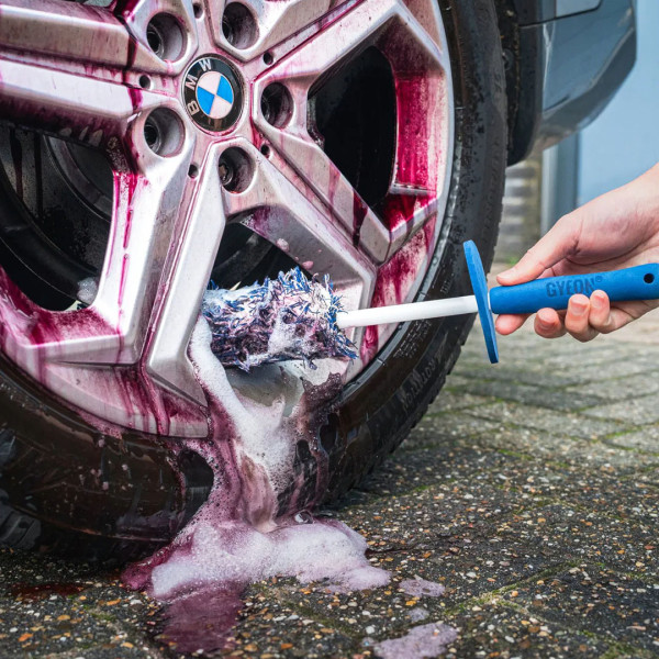 Микрофибровая щетка для дисков Gyeon Q²M WheelBrush Medium, 37 см