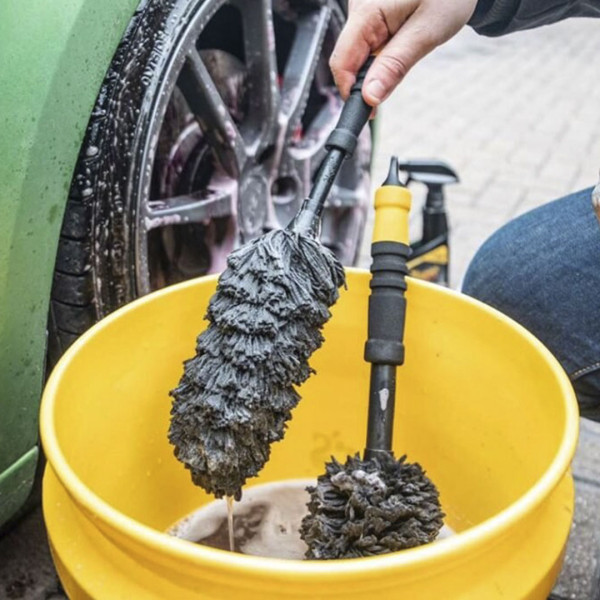 Щетка для очистки дисков Meguiar's Supreme Microfiber Wheel Brush Medium, 35 см (X1902EU)