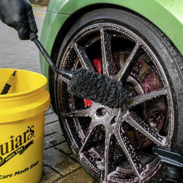 Микрофибровая щетка для дисков Meguiar's Supreme Microfibre Angled Wheel Cleaning Brush (X190700EU)